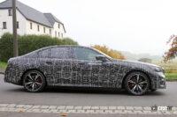 BMW i5 M60 市販型プロトタイプ スパイショット。サイドビュー