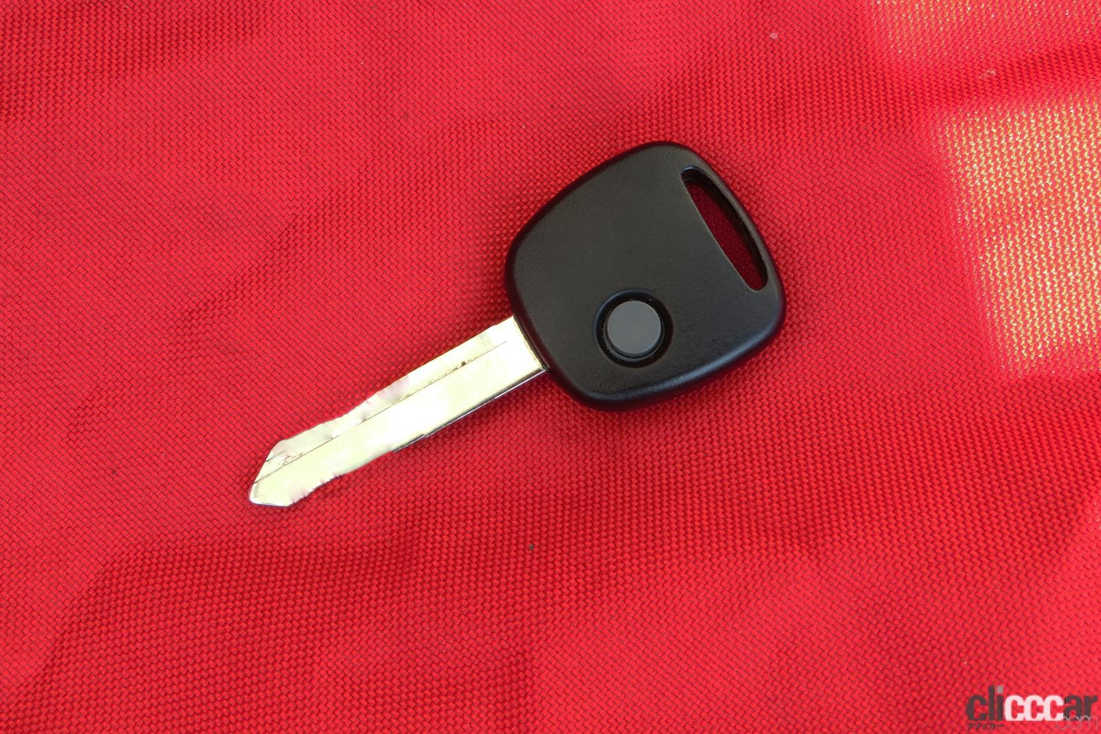 ignition key cylinder 5 key 2 画像｜スズキアルトの最安モデル「タイプA」ベーシックモデルに便利な使える装備はある