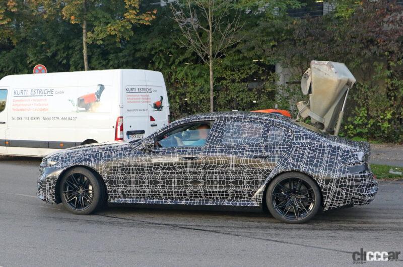 「BMW・M5の最新プロトタイプをキャッチ。カーブドディスプレイを搭載」の9枚目の画像