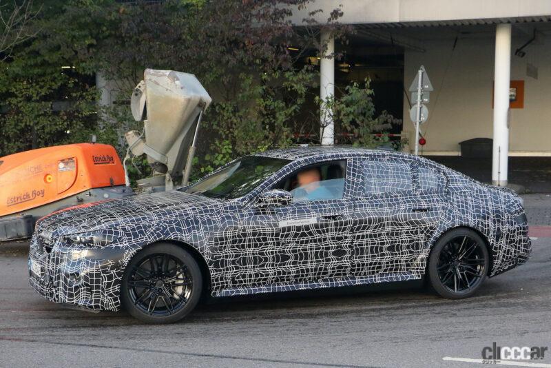 「BMW・M5の最新プロトタイプをキャッチ。カーブドディスプレイを搭載」の8枚目の画像