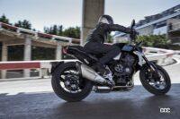 四輪の感覚と真逆、「バイクのポジションは積極的に動くこと」に驚いた【バイクのコラム】 - 18 Honda CB1000R_Action_Image_10-1200x800