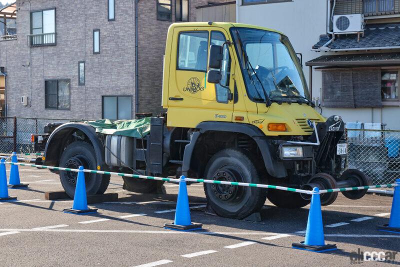 「ドクターイエローよりもレア？鉄道界で働くメルセデス・ベンツ最強の「ウニモグ軌陸車」」の1枚目の画像