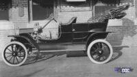 フォードがボルボの売却を発表。ボルボは中国メーカー吉利汽車の傘下に【今日は何の日？12月23日】 - 1908 Ford Model T Touring