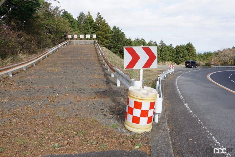 「ターンパイク下りでトラックの「緊急退避所」突入現場に井出有治が遭遇！ブレーキが効かなくなるフェード現象、ベーパーロックとは？その対策は？」の5枚目の画像