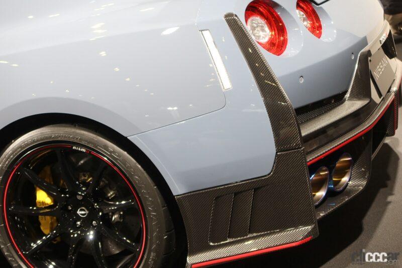 「最新日産GT-R。見た目の進化とともに、待望のバンパーやスポイラーや…が付いた！【東京オートサロン2023】」の15枚目の画像