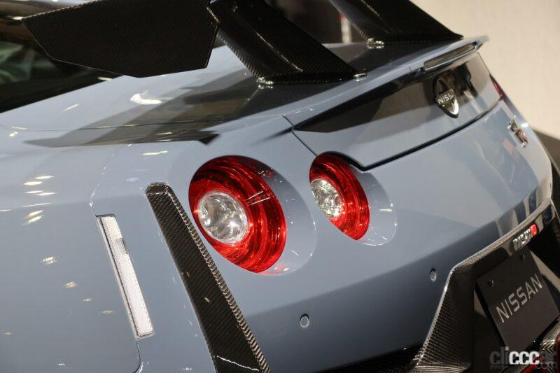 「最新日産GT-R。見た目の進化とともに、待望のバンパーやスポイラーや…が付いた！【東京オートサロン2023】」の16枚目の画像