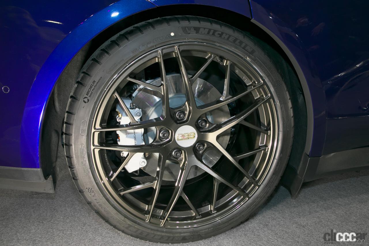 BBSジャパンブースではポルシェタイカンに装着された新素材フォルテガ