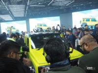 スズキ「ジムニー5ドア」は、発表されたインドでも客がもみくちゃになるほどの大人気【インド国際自動車ショー】 - jimnny5dr_launch_01