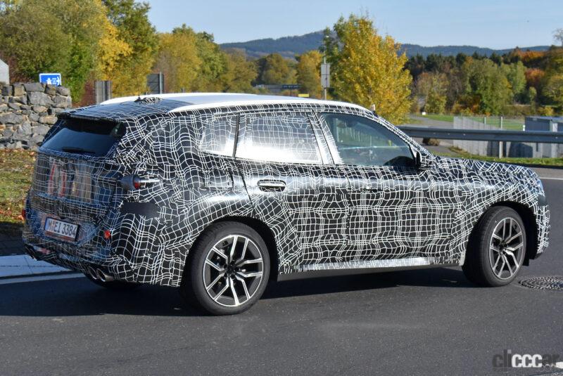 「新型BMW X3はコクピットが大進化！最新世代カーブドディスプレイを激写」の11枚目の画像