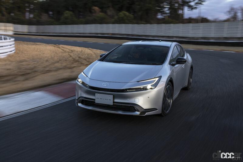「トヨタ新型「プリウス」の2.0Lハイブリッドはスポーツハッチ並の速さ、PHEVは速さとEV度合いを兼ね備える」の13枚目の画像