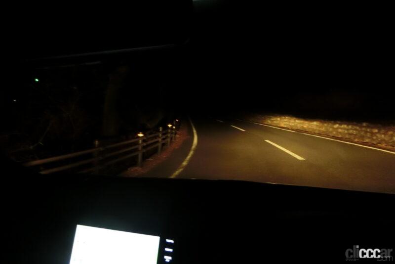 「LEDでなく安いハロゲンが良い！　オートハイビームも使いやすかったeKワゴンのライト性能レポート【新車リアル試乗7-6 三菱eKワゴン 夜間走行／ライト編】」の13枚目の画像