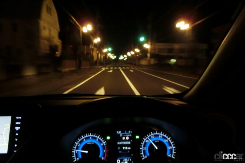 「LEDでなく安いハロゲンが良い！　オートハイビームも使いやすかったeKワゴンのライト性能レポート【新車リアル試乗7-6 三菱eKワゴン 夜間走行／ライト編】」の18枚目の画像