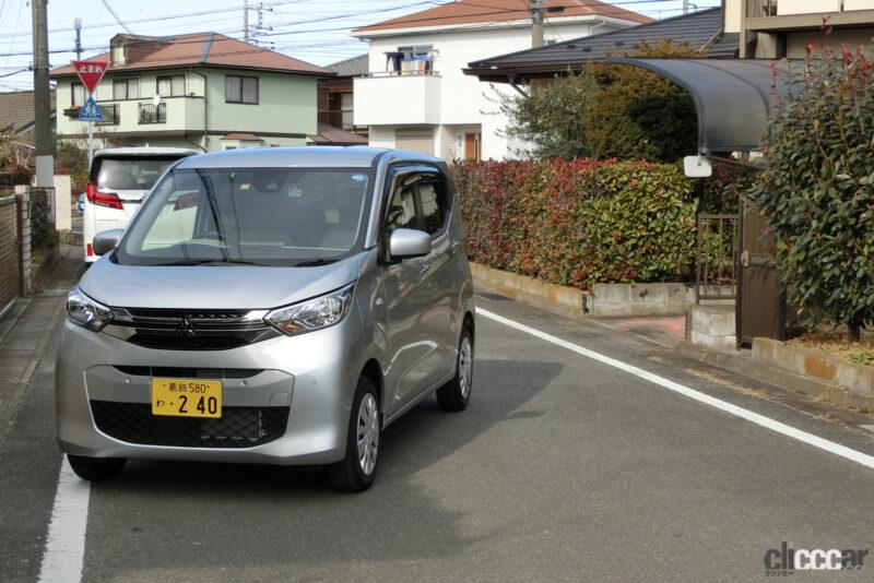 「eKワゴンの意外と見やすい、デジタルルームミラーのアラウンドモニターで車庫入れ性能を試す【新車リアル試乗7-7 三菱eKワゴン 車庫入れ編】」の28枚目の画像