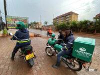ヤマハがタンザニアでバイク配送事業の実験を開始。アフリカ向け働くバイク「クラックス レヴ」の活躍やいかに？ - uganda_rider_03