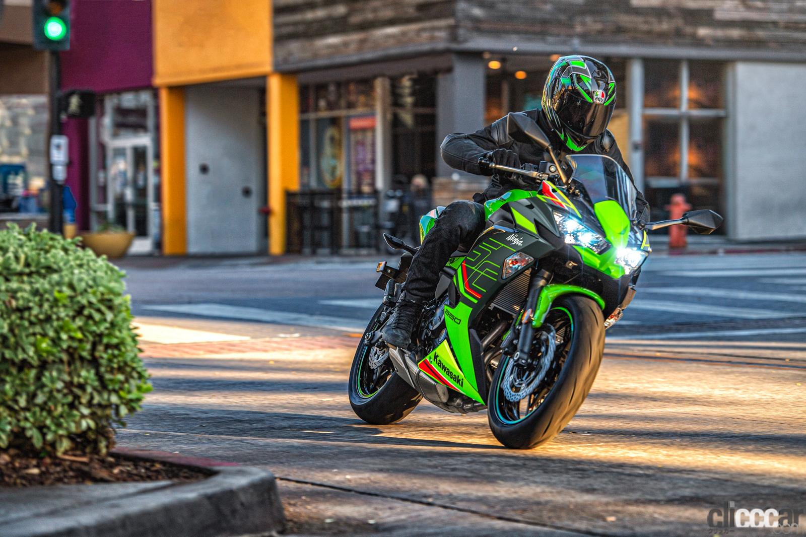 2023_kawasaki_ninja650_01.jpg?