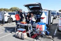 東京から参加の佐舗信介さんは、カット野菜を持ち込みその場で焼きそばを調理