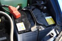 アイドリングストップ車などは、バッテリー交換の際にクルマの側のリセット作業が必要になったりするので注意が必要です。