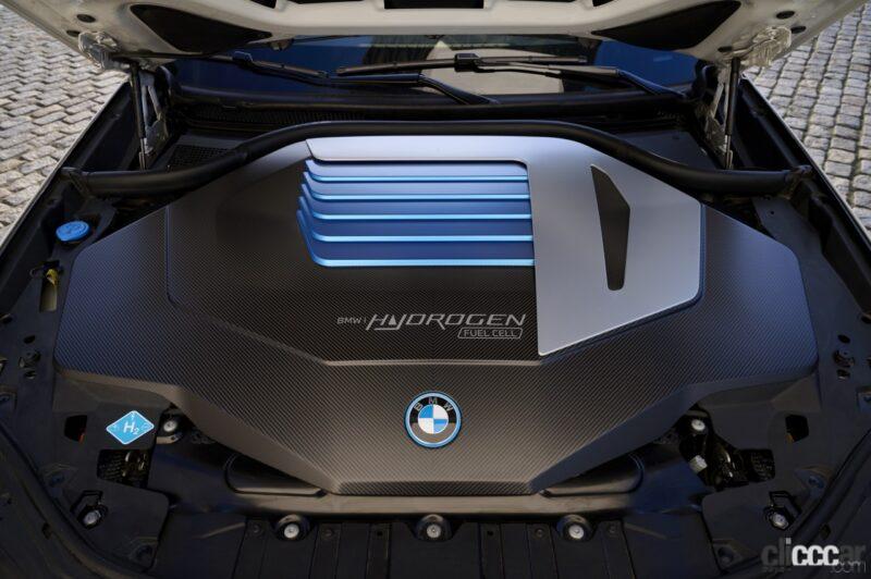 「BMW初のFCEV水素燃料電池車「iX5 ハイドロジェン」を清水和夫が初体験！ MIRAIとは別物の乗り味だった」の15枚目の画像