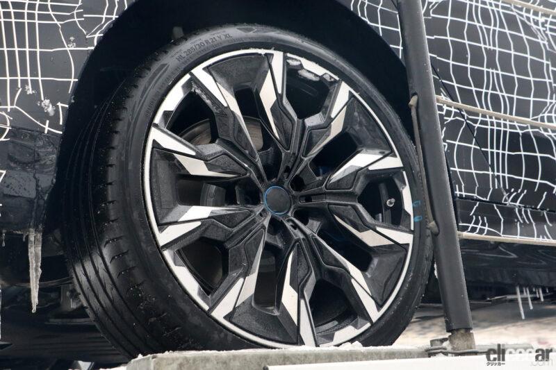 「BMW・エレクトリック5シリーズ「i5」、縦型デュアルLEDが光る！」の12枚目の画像