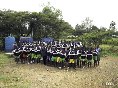 ケニアの学校の敷地に設置された「ヤマハクリーンウォーターシステム」