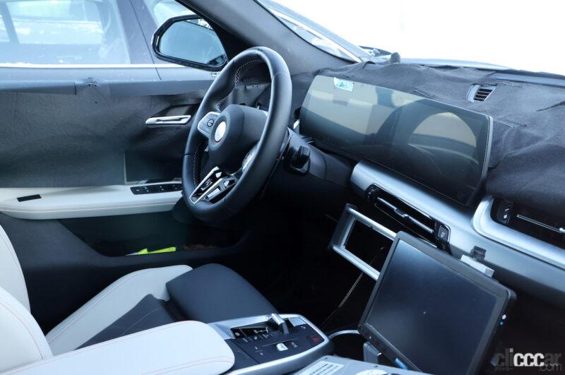 「BMW高性能クーペSUV「X2 M35i」次期型のM専用仕様を見よ！内部を激写」の2枚目の画像