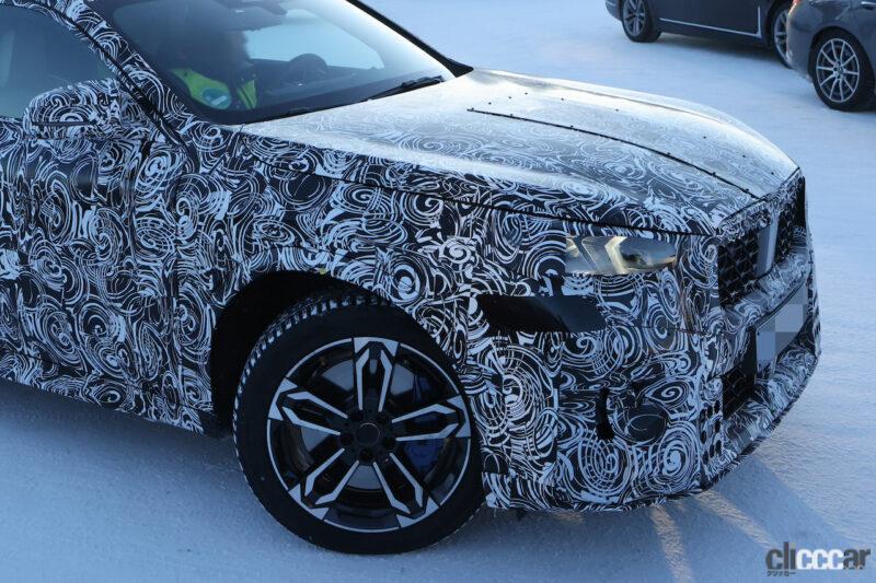 「BMW高性能クーペSUV「X2 M35i」次期型のM専用仕様を見よ！内部を激写」の16枚目の画像