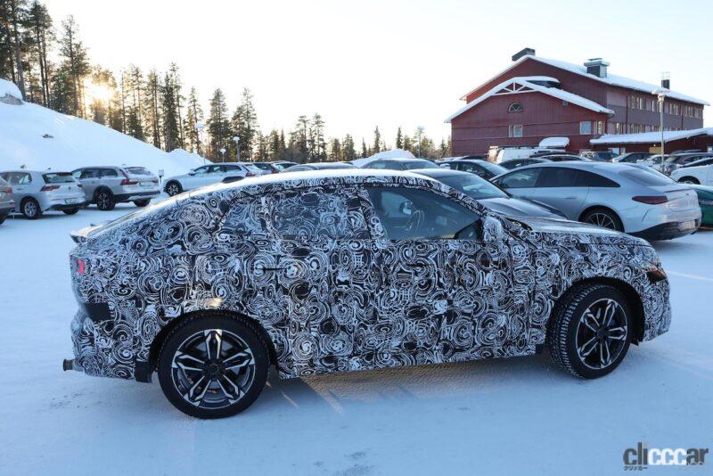 「BMW高性能クーペSUV「X2 M35i」次期型のM専用仕様を見よ！内部を激写」の17枚目の画像