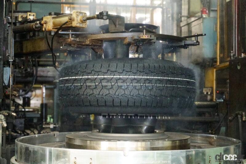 「TOYO TIRES 仙台工場で「ホワイトタイヤの作り方」を知りました【久保まいレポート】」の14枚目の画像