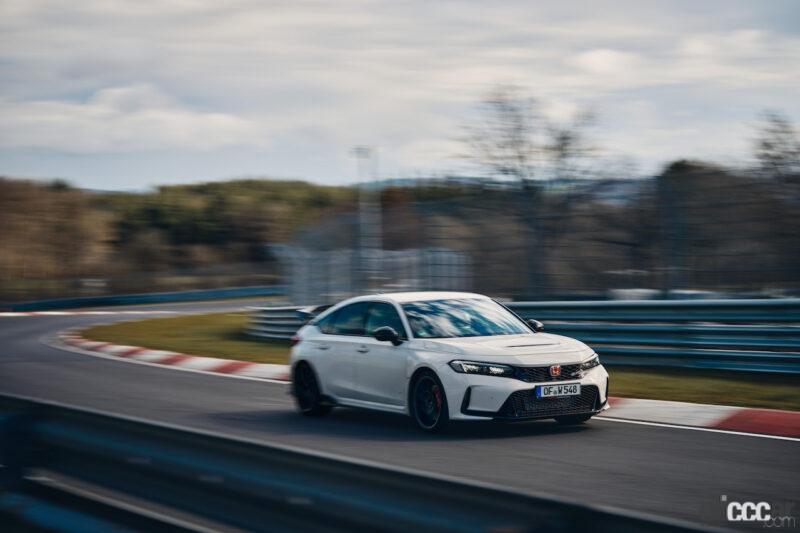 「ホンダ「シビック・タイプR」、ニュルブルクリンク北コースのFF最速ラップタイム更新！」の2枚目の画像