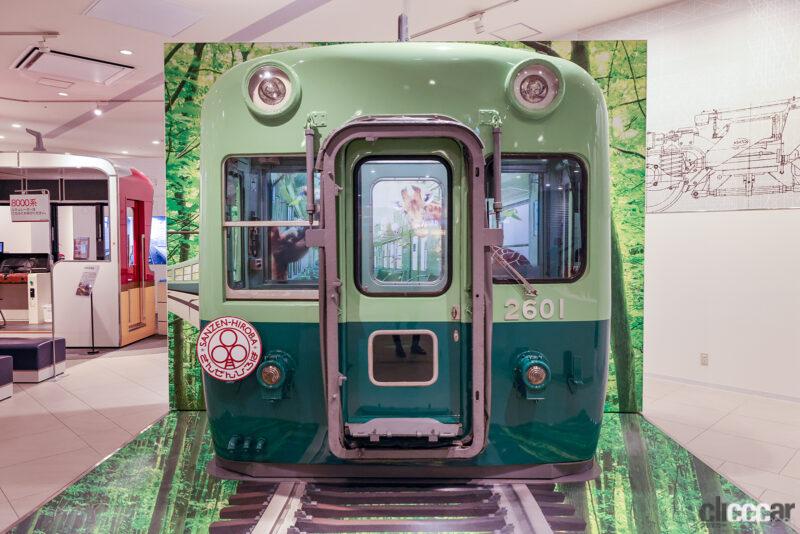 「伝説の5ドア車！「くずはモール」で京阪5000系の展示を開始。レアな昇降式座席も」の11枚目の画像