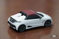 ホンダアクセス×京商のミニッツシリーズ「S660 Modulo X」。プレミアムスターホワイトのリヤビュー
