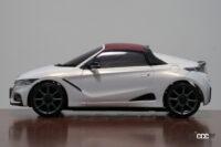 ホンダアクセス×京商のミニッツシリーズ「S660 Modulo X」。プレミアムスターホワイトのサイドビュー