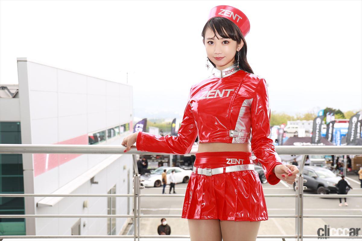 幻のレースクイーン・相沢菜々子さんが2023コスチュームでサーキットに初降臨！【モーターファンフェスタ2023】 | clicccar.com