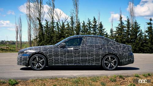 「BMW「i5」には「サイドミラーを見るだけで車線変更する」機能を搭載」の7枚目の画像