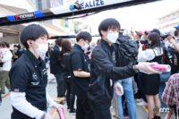 メカニック以外にもピットウォークやグリッドなどで活躍する学生たち