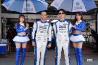 リアライズ日産メカニックチャレンジGT-Rのドライバーとレースクイーン