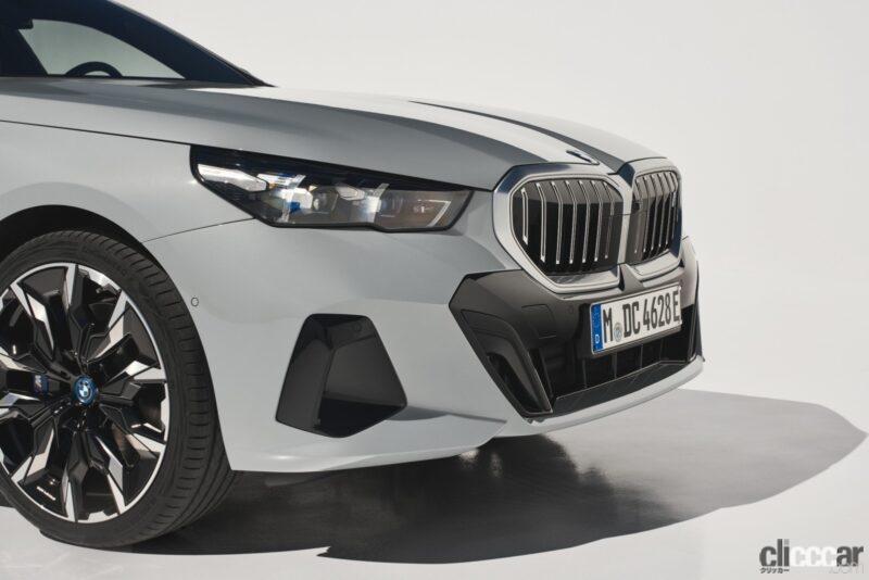 「BMW新型5シリーズ公開！ 新しいデザイン言語によるスタイリングをチェック【クルマはデザインだ】」の4枚目の画像