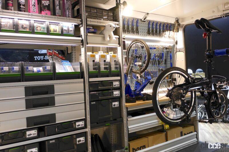 「フィアット「デュカト」はキャンピングカーだけじゃない！「bott」製品でトイファクトリーが「自転車整備ルーム」へと新提案」の4枚目の画像