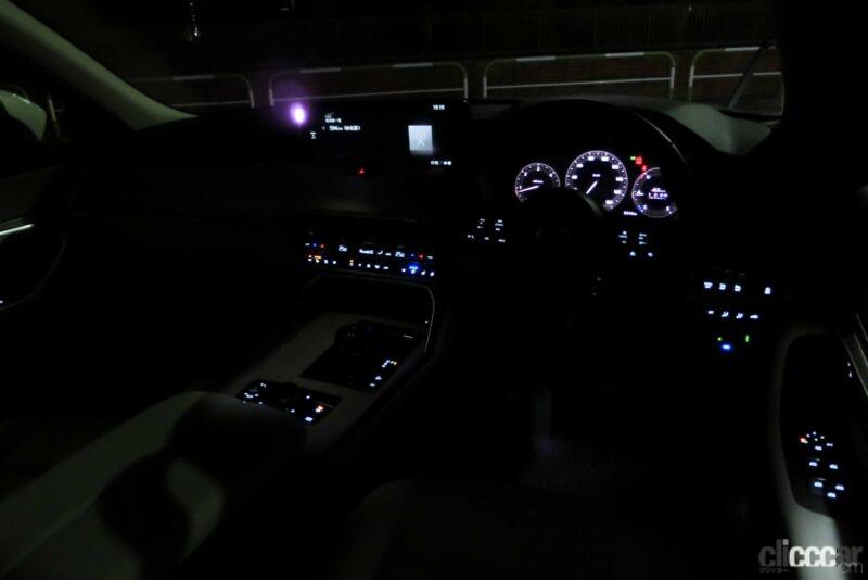「室内のLED間接照明が夜のドライブを楽しくする、マツダ「CX-60」のライト類を全紹介【新車リアル試乗 8-6　マツダCX-60 i-ACTIVSENSE・ALH概要＆前後ランプ編】」の26枚目の画像