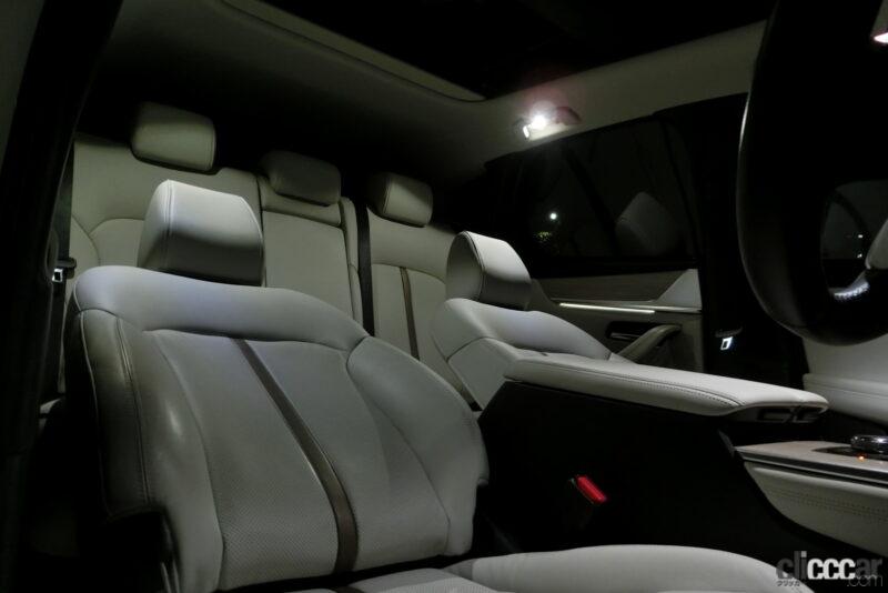 「室内のLED間接照明が夜のドライブを楽しくする、マツダ「CX-60」のライト類を全紹介【新車リアル試乗 8-6　マツダCX-60 i-ACTIVSENSE・ALH概要＆前後ランプ編】」の28枚目の画像