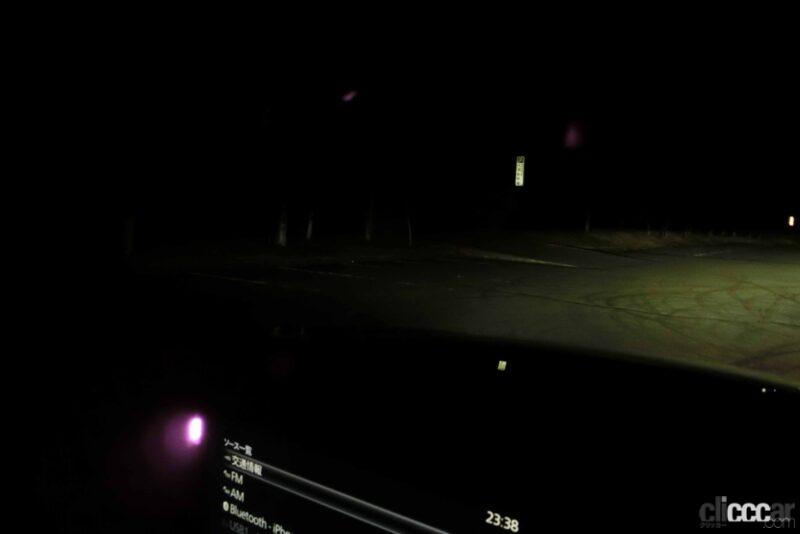 「夜にマツダ「CX-60」のアダプティブ・LED・ヘッドライト「ALH」を試してみた【新車リアル試乗 8-7　マツダCX-60 i-ACTIVSENSE・ALH実践編】」の8枚目の画像