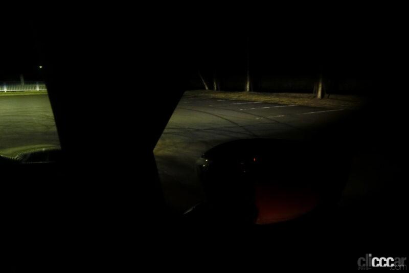 「夜にマツダ「CX-60」のアダプティブ・LED・ヘッドライト「ALH」を試してみた【新車リアル試乗 8-7　マツダCX-60 i-ACTIVSENSE・ALH実践編】」の9枚目の画像