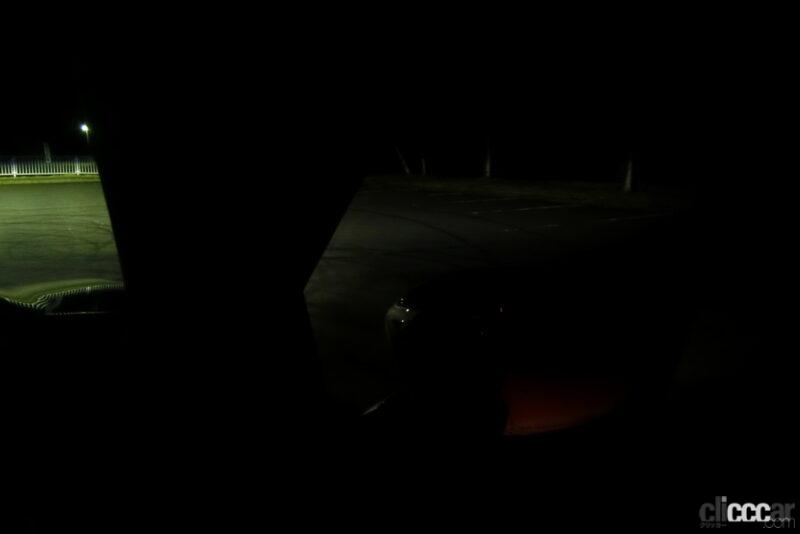 「夜にマツダ「CX-60」のアダプティブ・LED・ヘッドライト「ALH」を試してみた【新車リアル試乗 8-7　マツダCX-60 i-ACTIVSENSE・ALH実践編】」の10枚目の画像