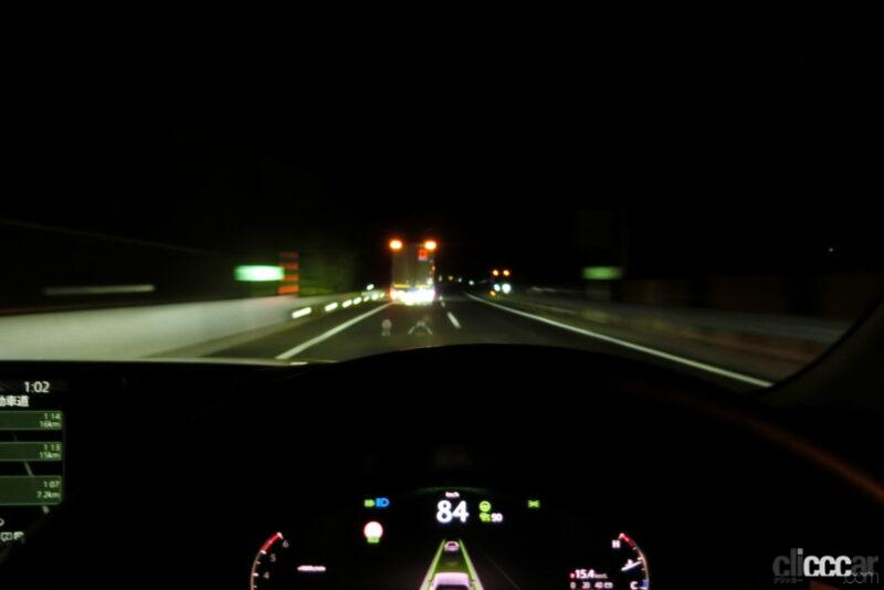 「夜にマツダ「CX-60」のアダプティブ・LED・ヘッドライト「ALH」を試してみた【新車リアル試乗 8-7　マツダCX-60 i-ACTIVSENSE・ALH実践編】」の19枚目の画像