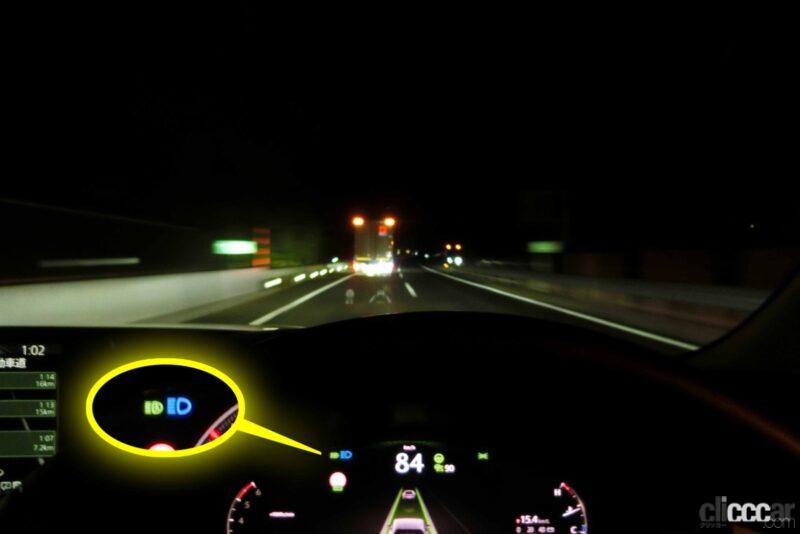 「夜にマツダ「CX-60」のアダプティブ・LED・ヘッドライト「ALH」を試してみた【新車リアル試乗 8-7　マツダCX-60 i-ACTIVSENSE・ALH実践編】」の18枚目の画像