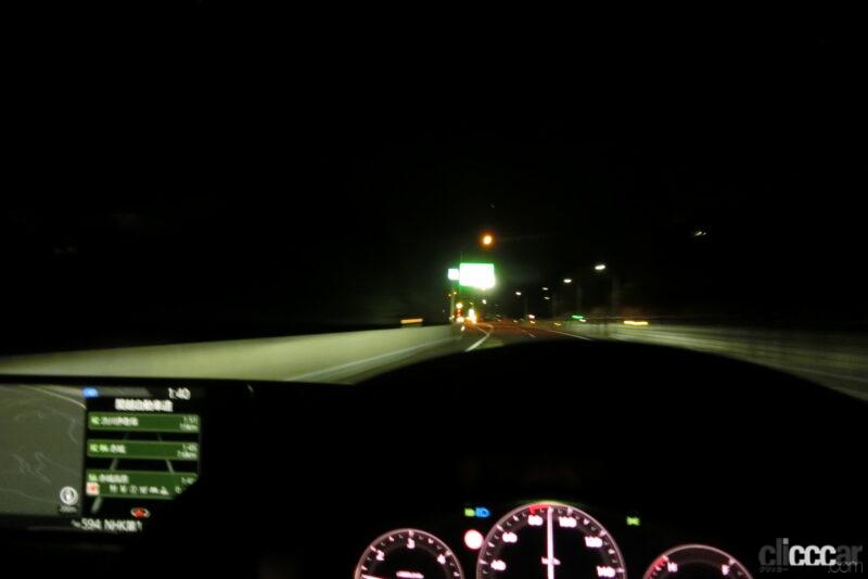 「夜にマツダ「CX-60」のアダプティブ・LED・ヘッドライト「ALH」を試してみた【新車リアル試乗 8-7　マツダCX-60 i-ACTIVSENSE・ALH実践編】」の21枚目の画像