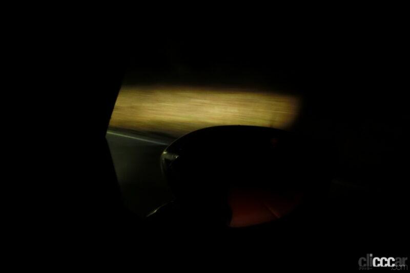 「夜にマツダ「CX-60」のアダプティブ・LED・ヘッドライト「ALH」を試してみた【新車リアル試乗 8-7　マツダCX-60 i-ACTIVSENSE・ALH実践編】」の27枚目の画像