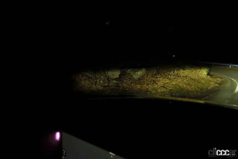 「夜にマツダ「CX-60」のアダプティブ・LED・ヘッドライト「ALH」を試してみた【新車リアル試乗 8-7　マツダCX-60 i-ACTIVSENSE・ALH実践編】」の32枚目の画像