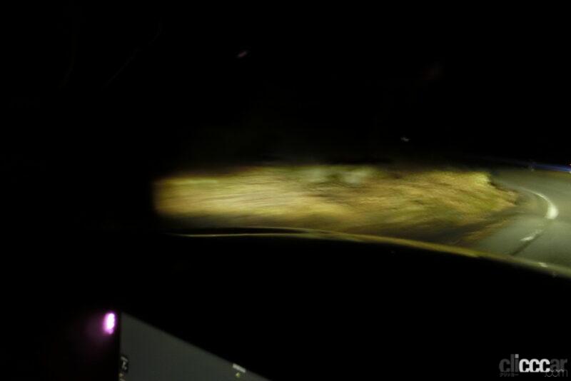 「夜にマツダ「CX-60」のアダプティブ・LED・ヘッドライト「ALH」を試してみた【新車リアル試乗 8-7　マツダCX-60 i-ACTIVSENSE・ALH実践編】」の31枚目の画像
