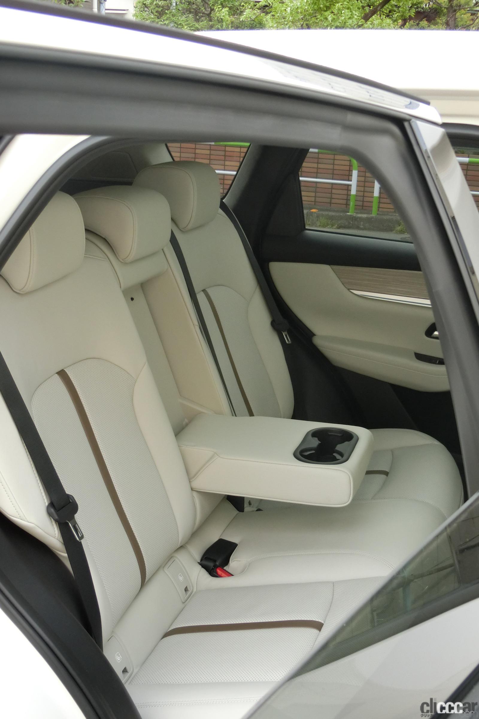u422 seat rear 画像｜マツダ「CX60」のシートにまつわる機能・性能を徹底チェック！【新車リアル試乗 811 マツダCX